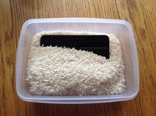 fix wet phone with rice