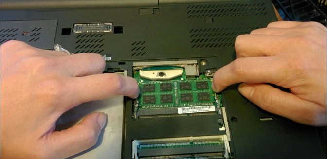 computer ram memory slot installation
