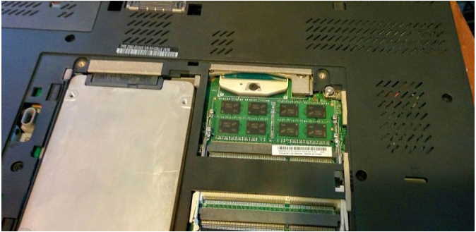 computer ram memory slot