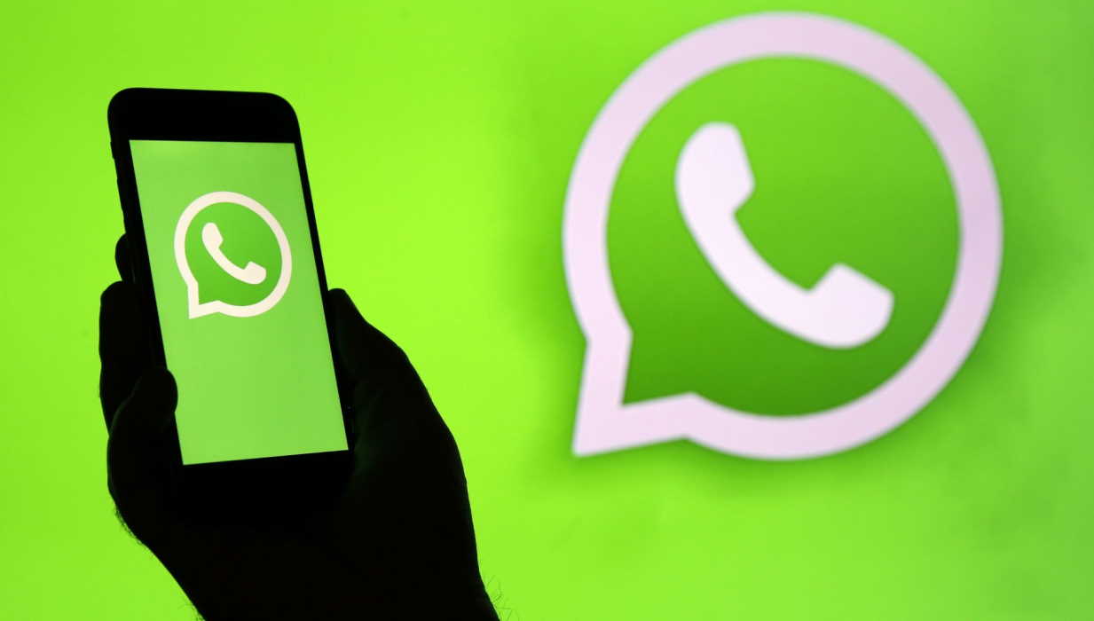 read whatsapp messages without showing blue ticks or read receipts